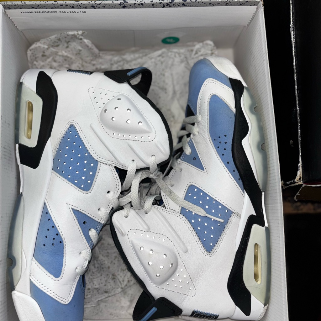 Jordan Men’s White And Light Blue Retro Basketball Shoes Unc